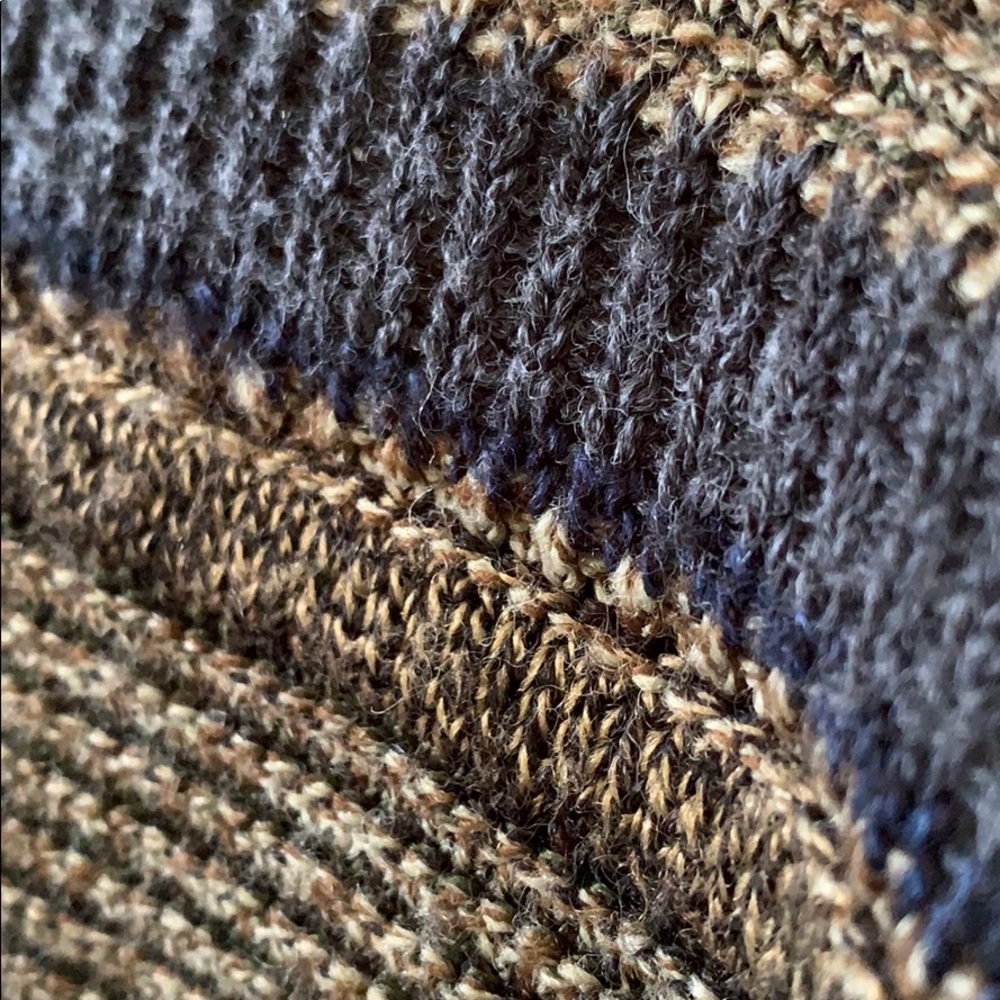 Cambridge Classics Rectangle Pattern Sweater - Picture 3 of 3